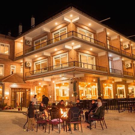 Hotel Chautari Pvt Ltd Нагаркот Экстерьер фото
