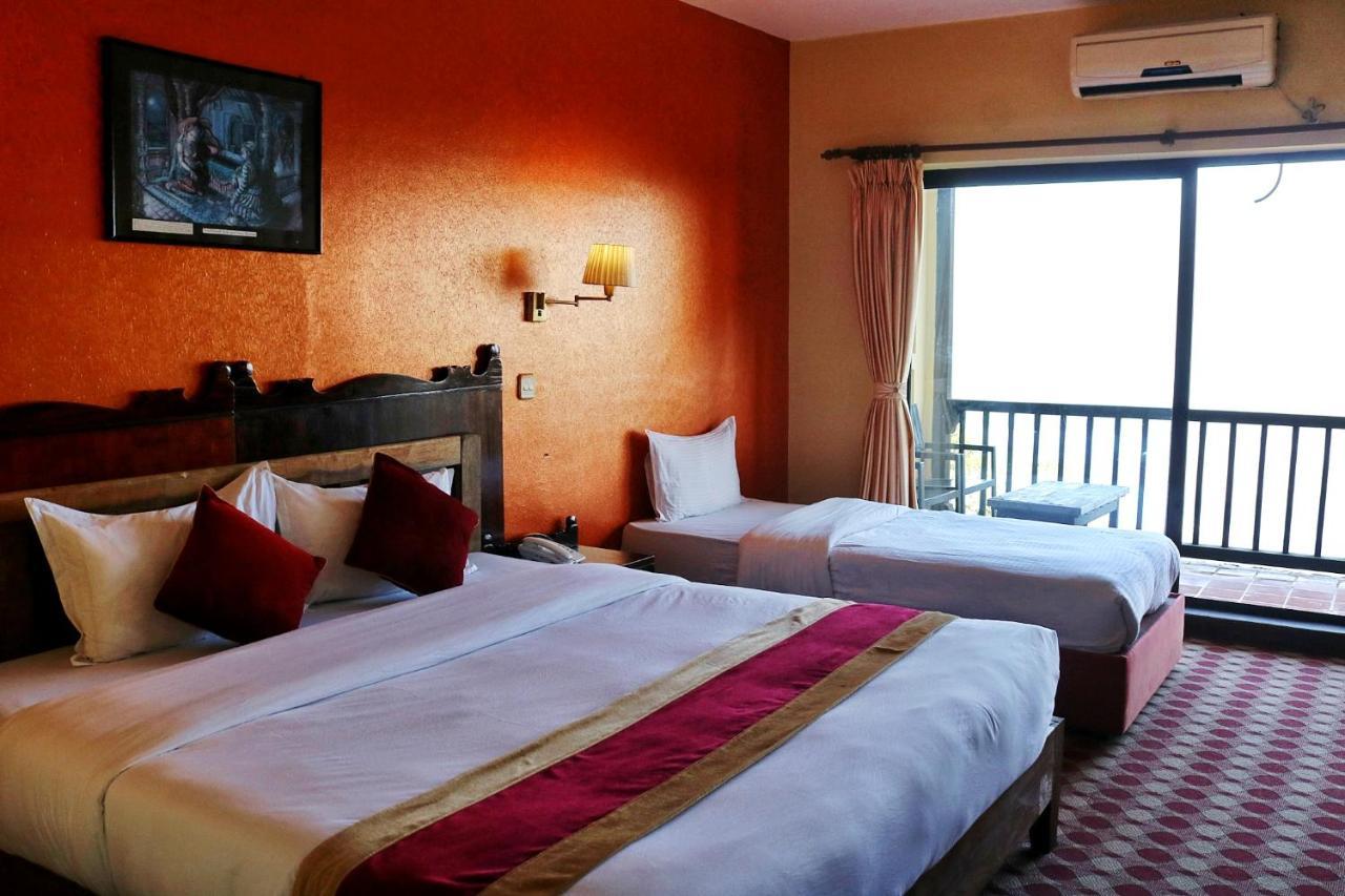 Hotel Chautari Pvt Ltd Нагаркот Экстерьер фото