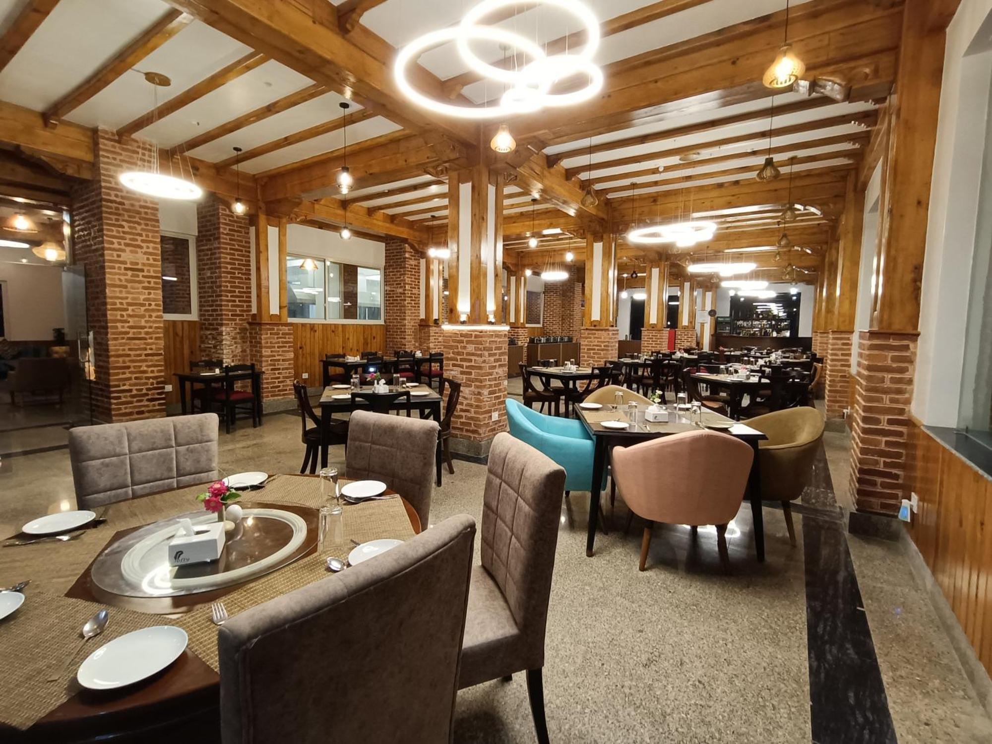 Hotel Chautari Pvt Ltd Нагаркот Экстерьер фото