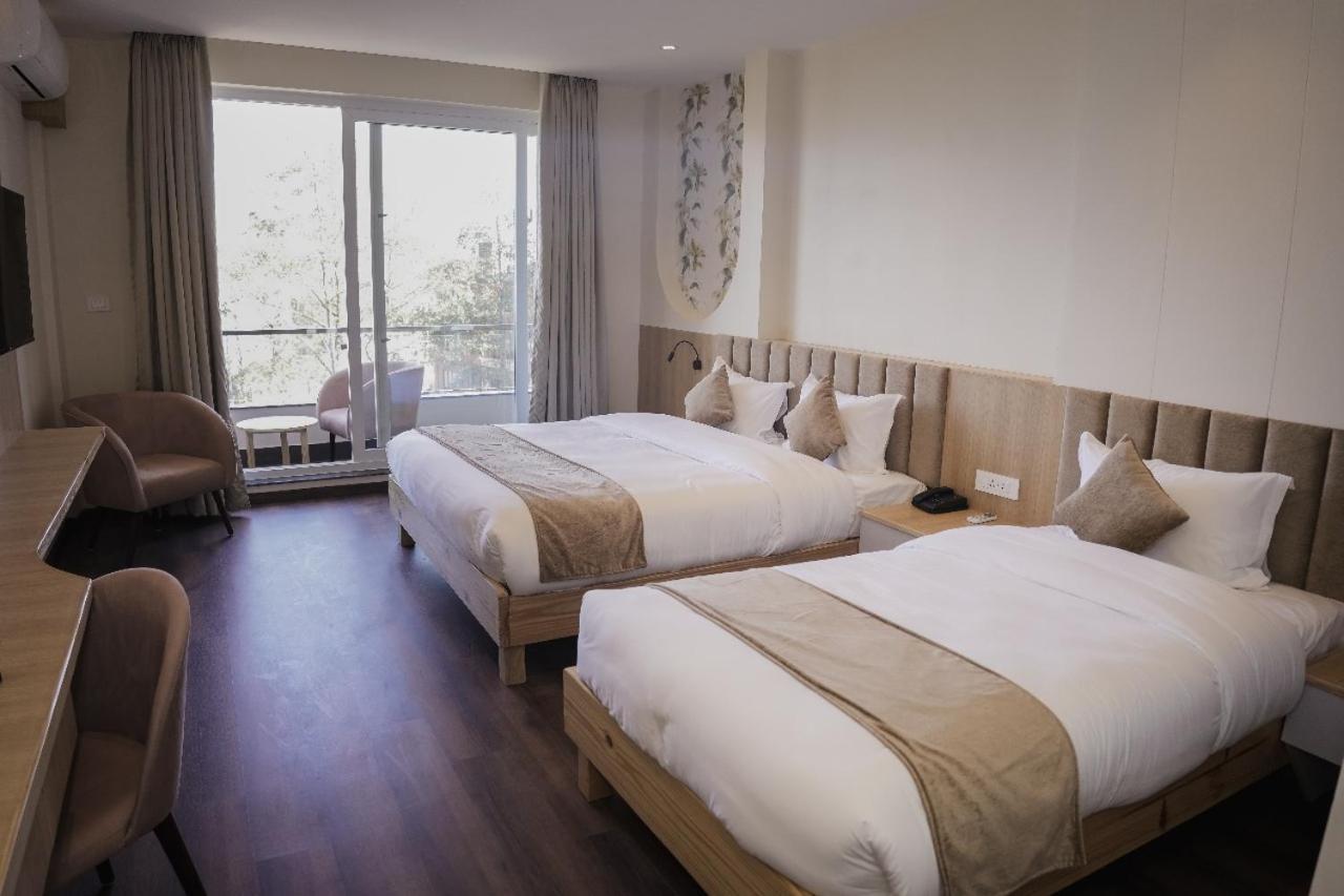 Hotel Chautari Pvt Ltd Нагаркот Экстерьер фото