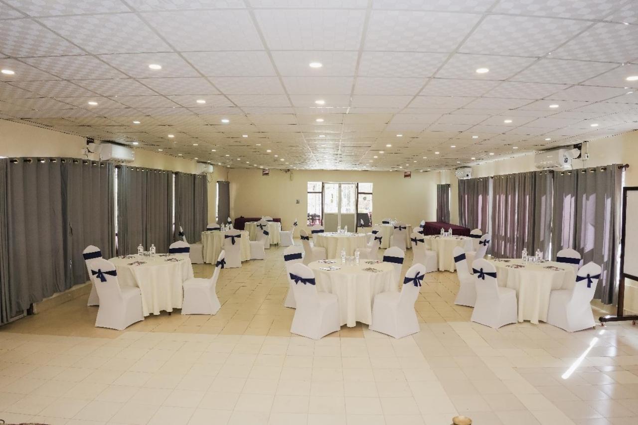 Hotel Chautari Pvt Ltd Нагаркот Экстерьер фото